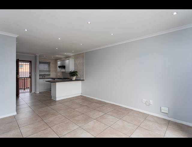 2 BEDROOM APARTMENT SOLD IN SONSTRAAL HEIGHTS